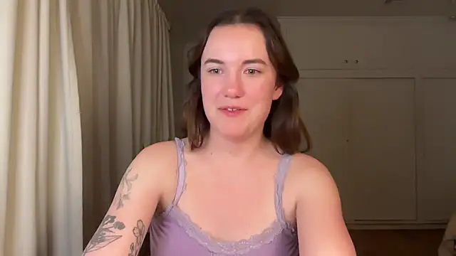 Snapshot of summerxo chatting on 03/16/26, 05:44 summerxo online show from 03/16/26, 05:44