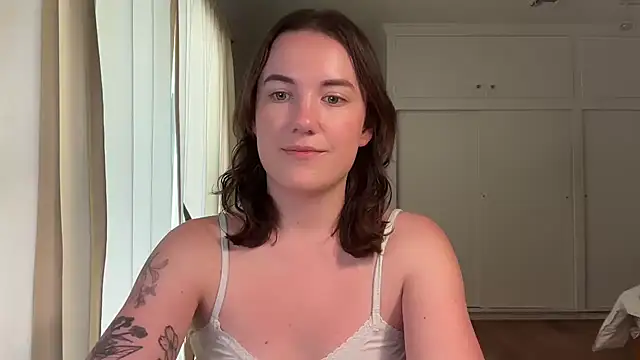 Snapshot of summerxo chatting on 04/01/26, 06:05 summerxo online show from 04/01/26, 06:05