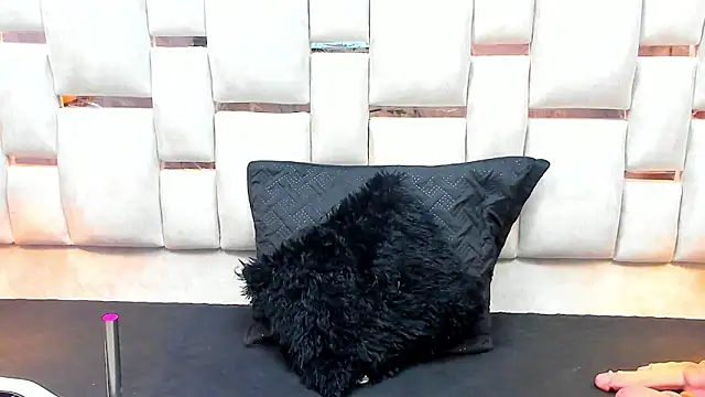 Snapshot of Milf_Drip chatting on 04/20/26, 12:30 Milf Drip online show from 04/20/26, 12:30