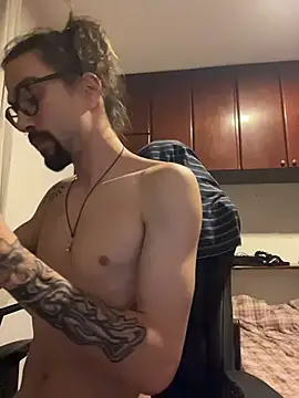 Snapshot of psycrema chatting on 04/15/26, 11:16 psycrema online show from 04/15/26, 11:16