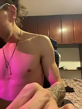 Snapshot of psycrema chatting on 04/17/26, 12:02 psycrema online show from 04/17/26, 12:02