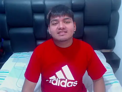 Snapshot of XNoahDeepThroatX chatting on 03/26/26, 03:45 XNoahDeepThroatX online show from 03/26/26, 03:45