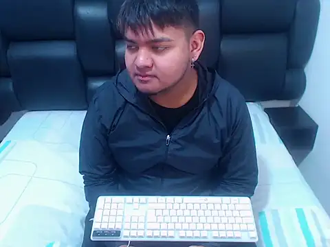 Snapshot of XNoahDeepThroatX chatting on 04/08/26, 12:49 XNoahDeepThroatX online show from 04/08/26, 12:49