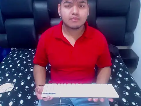 Snapshot of XNoahDeepThroatX chatting on 04/10/26, 01:49 XNoahDeepThroatX online show from 04/10/26, 01:49