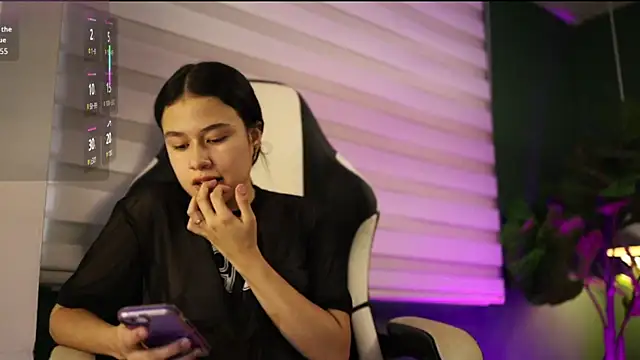 Snapshot of Danaa_Rousee_ chatting on 04/04/26, 08:39 Danaa Rousee online show from 04/04/26, 08:39