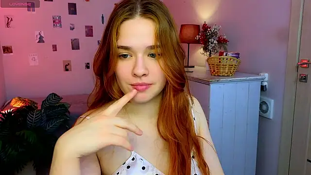 Snapshot of TiffanyVex chatting on 03/23/26, 03:27 TiffanyVex online show from 03/23/26, 03:27