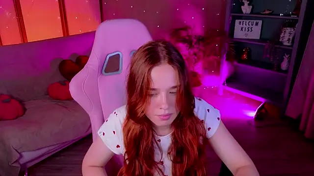 Snapshot of TiffanyVex chatting on 07/30/26, 01:43 TiffanyVex online show from 07/30/26, 01:43