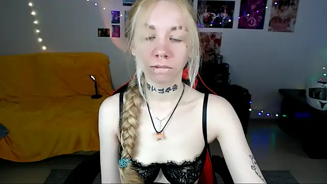 Snapshot of Nica_Kawaii chatting on 07/17/26, 01:18 Nica Kawaii online show from 07/17/26, 01:18