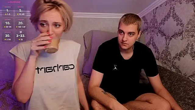 Snapshot of Blond_ice chatting on 03/24/26, 08:36 Blond ice online show from 03/24/26, 08:36