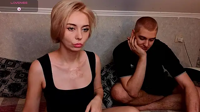 Snapshot of Blond_ice chatting on 04/14/26, 05:41 Blond ice online show from 04/14/26, 05:41