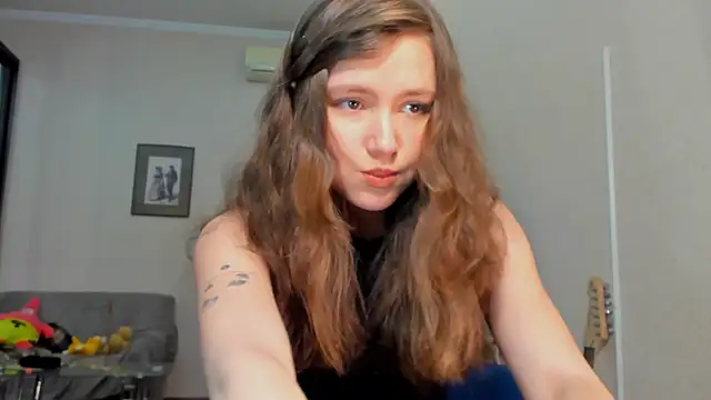 Snapshot of MaryannSofts chatting on 04/10/26, 02:33 MaryannSofts online show from 04/10/26, 02:33