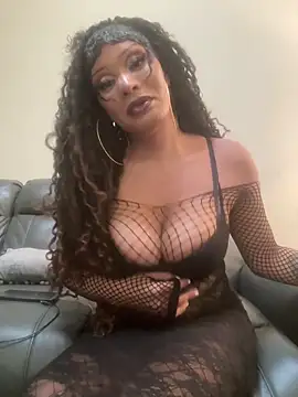 Snapshot of Riasvenenoo chatting on 04/10/26, 04:01 Riasvenenoo online show from 04/10/26, 04:01