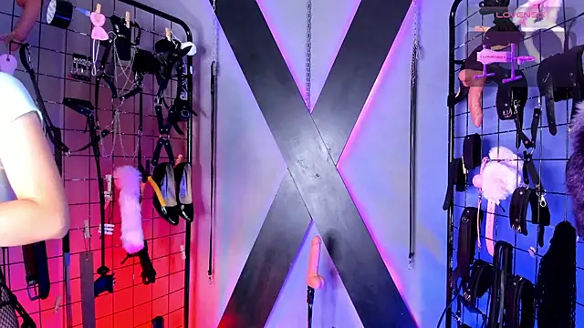 Snapshot of Cinthia_Iris_BDSM chatting on 03/21/26, 03:11 Cinthia Iris BDSM online show from 03/21/26, 03:11