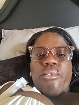 YourLiaa  online show from 03/22/26, 06:55