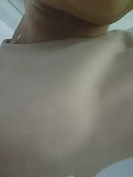 Snapshot of Pretty_Julieta chatting on 04/14/26, 10:05 Pretty Julieta online show from 04/14/26, 10:05