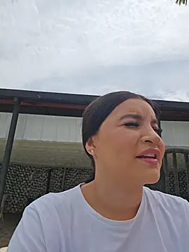 Pretty Julieta online show from 06/21/26, 04:53