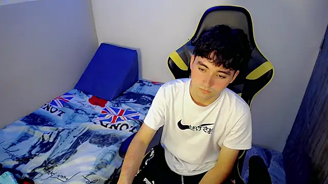 Luigii  online show from 03/05/26, 03:02