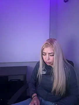 Snapshot of Megan_sexrosse chatting on 03/11/26, 01:33 Megan sexrosse online show from 03/11/26, 01:33