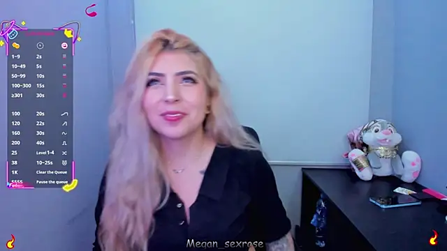 Snapshot of Megan_sexrosse chatting on 04/16/26, 04:02 Megan sexrosse online show from 04/16/26, 04:02
