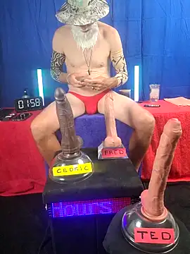 Snapshot of FantasyMan-BiWM chatting on 04/12/26, 12:48 FantasyMan-BiWM online show from 04/12/26, 12:48