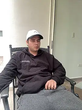 Snapshot of tato15152 chatting on 04/08/26, 09:04 tato15152 online show from 04/08/26, 09:04