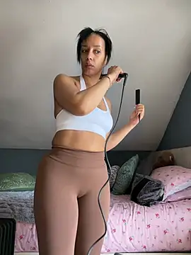 Snapshot of Saskia_xx chatting on 04/03/26, 11:08 Saskia xx online show from 04/03/26, 11:08