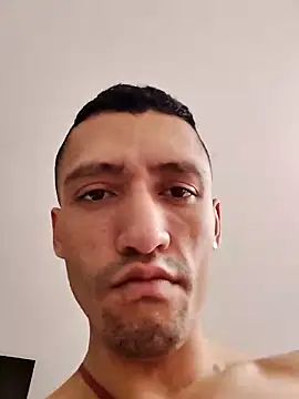 Snapshot of TuCanero23cm chatting on 04/15/26, 08:20 TuCanero23cm online show from 04/15/26, 08:20