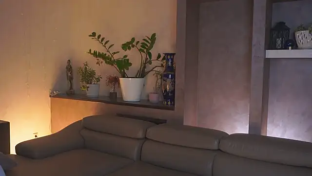 Snapshot of YvetteMilbrett chatting on 04/10/26, 06:29 YvetteMilbrett online show from 04/10/26, 06:29