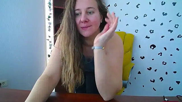 Snapshot of Nionelly chatting on 03/07/26, 10:01 Nionelly online show from 03/07/26, 10:01