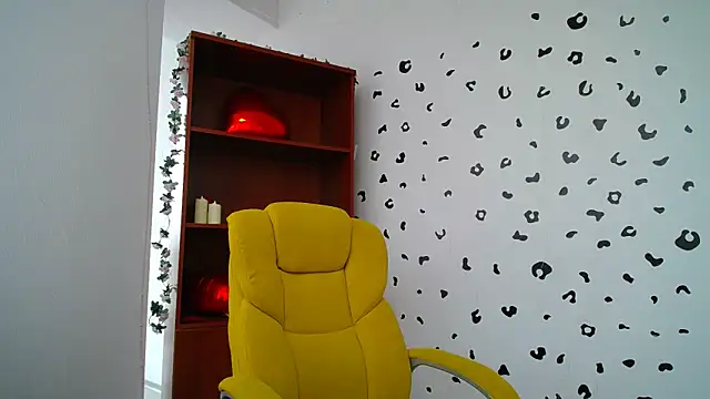 Snapshot of Nionelly chatting on 03/25/26, 09:37 Nionelly online show from 03/25/26, 09:37