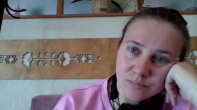 Snapshot of Nionelly chatting on 04/17/26, 12:41 Nionelly online show from 04/17/26, 12:41