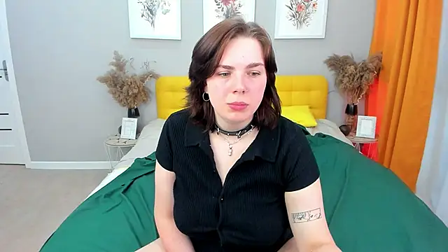 Snapshot of DanielaHot4u chatting on 03/21/26, 08:30 DanielaHot4u online show from 03/21/26, 08:30