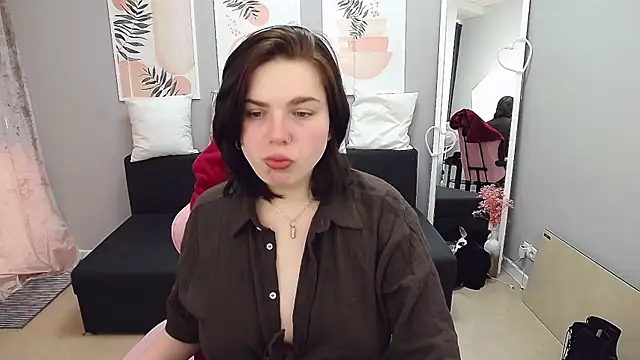 Snapshot of DanielaHot4u chatting on 04/14/26, 06:41 DanielaHot4u online show from 04/14/26, 06:41