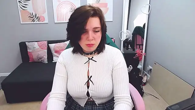 Snapshot of DanielaHot4u chatting on 04/19/26, 06:56 DanielaHot4u online show from 04/19/26, 06:56