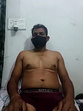 Snapshot of Itz_ishu chatting on 03/11/26, 03:18 Itz ishu online show from 03/11/26, 03:18