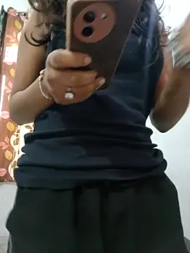 Snapshot of Itz_ishu chatting on 04/08/26, 02:55 Itz ishu online show from 04/08/26, 02:55