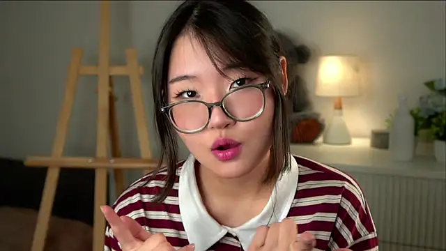 Snapshot of NelleMihalko chatting on 03/20/26, 11:37 NelleMihalko online show from 03/20/26, 11:37