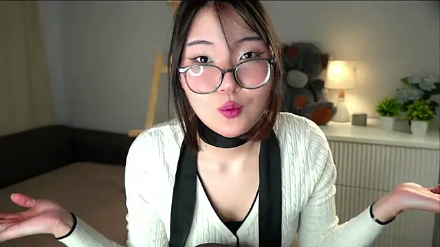 Snapshot of NelleMihalko chatting on 03/26/26, 11:05 NelleMihalko online show from 03/26/26, 11:05