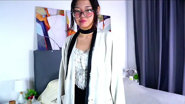 Snapshot of NelleMihalko chatting on 04/05/26, 11:51 NelleMihalko online show from 04/05/26, 11:51