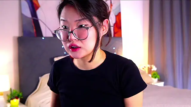 Snapshot of NelleMihalko chatting on 04/07/26, 11:21 NelleMihalko online show from 04/07/26, 11:21