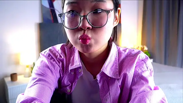 Snapshot of NelleMihalko chatting on 04/09/26, 11:15 NelleMihalko online show from 04/09/26, 11:15