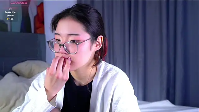 Snapshot of NelleMihalko chatting on 04/15/26, 01:34 NelleMihalko online show from 04/15/26, 01:34