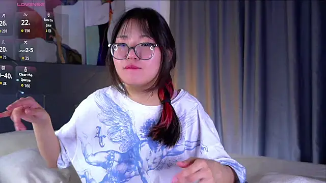 Snapshot of NelleMihalko chatting on 04/16/26, 11:11 NelleMihalko online show from 04/16/26, 11:11