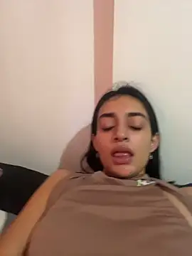 Snapshot of leilani_X chatting on 04/28/26, 02:33 leilani X online show from 04/28/26, 02:33