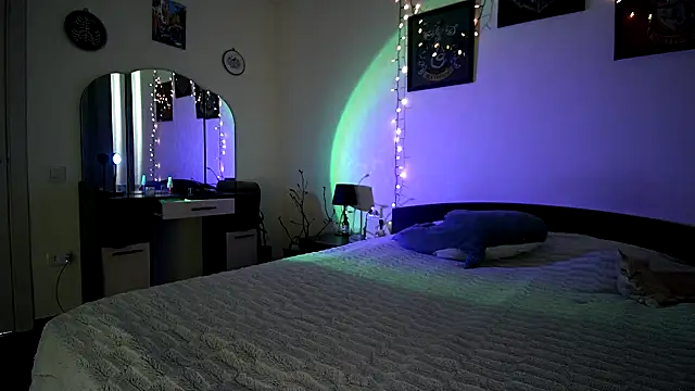 Snapshot of Milk_shakeee chatting on 03/30/26, 07:20 Milk shakeee online show from 03/30/26, 07:20