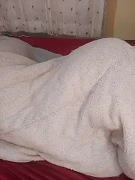 Snapshot of ndivhuwomuleya chatting on 04/17/26, 09:45 ndivhuwomuleya online show from 04/17/26, 09:45