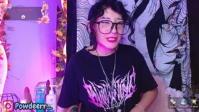 Snapshot of LeePowder chatting on 03/31/26, 02:13 LeePowder online show from 03/31/26, 02:13