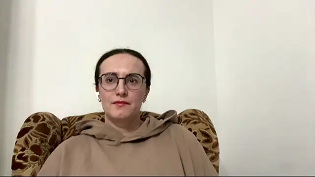 Snapshot of SofiaTease chatting on 03/17/26, 04:43 SofiaTease online show from 03/17/26, 04:43