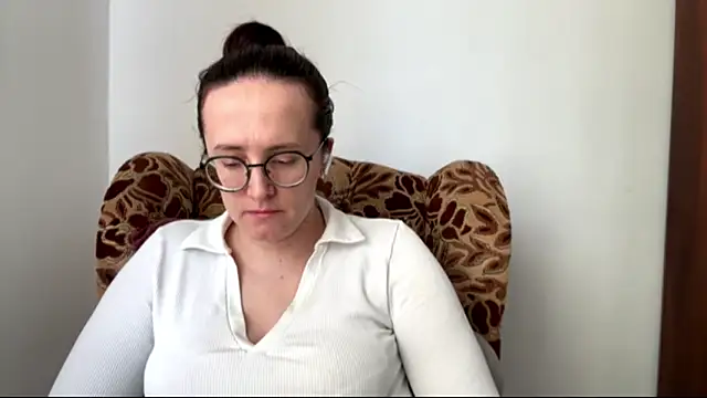 Snapshot of SofiaTease chatting on 04/01/26, 01:23 SofiaTease online show from 04/01/26, 01:23