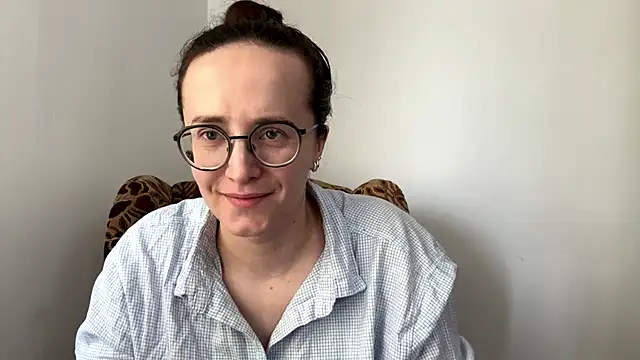 Snapshot of SofiaTease chatting on 04/02/26, 02:15 SofiaTease online show from 04/02/26, 02:15